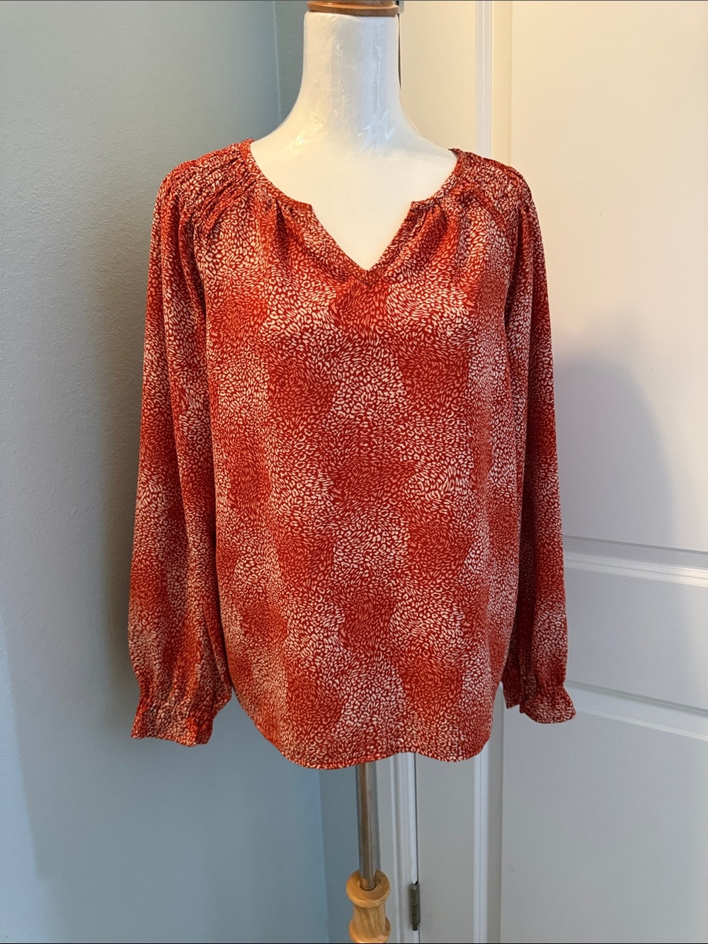 Jessica Simpson Printed Long-Sleeve V-Neck Blouse Shades of Orange